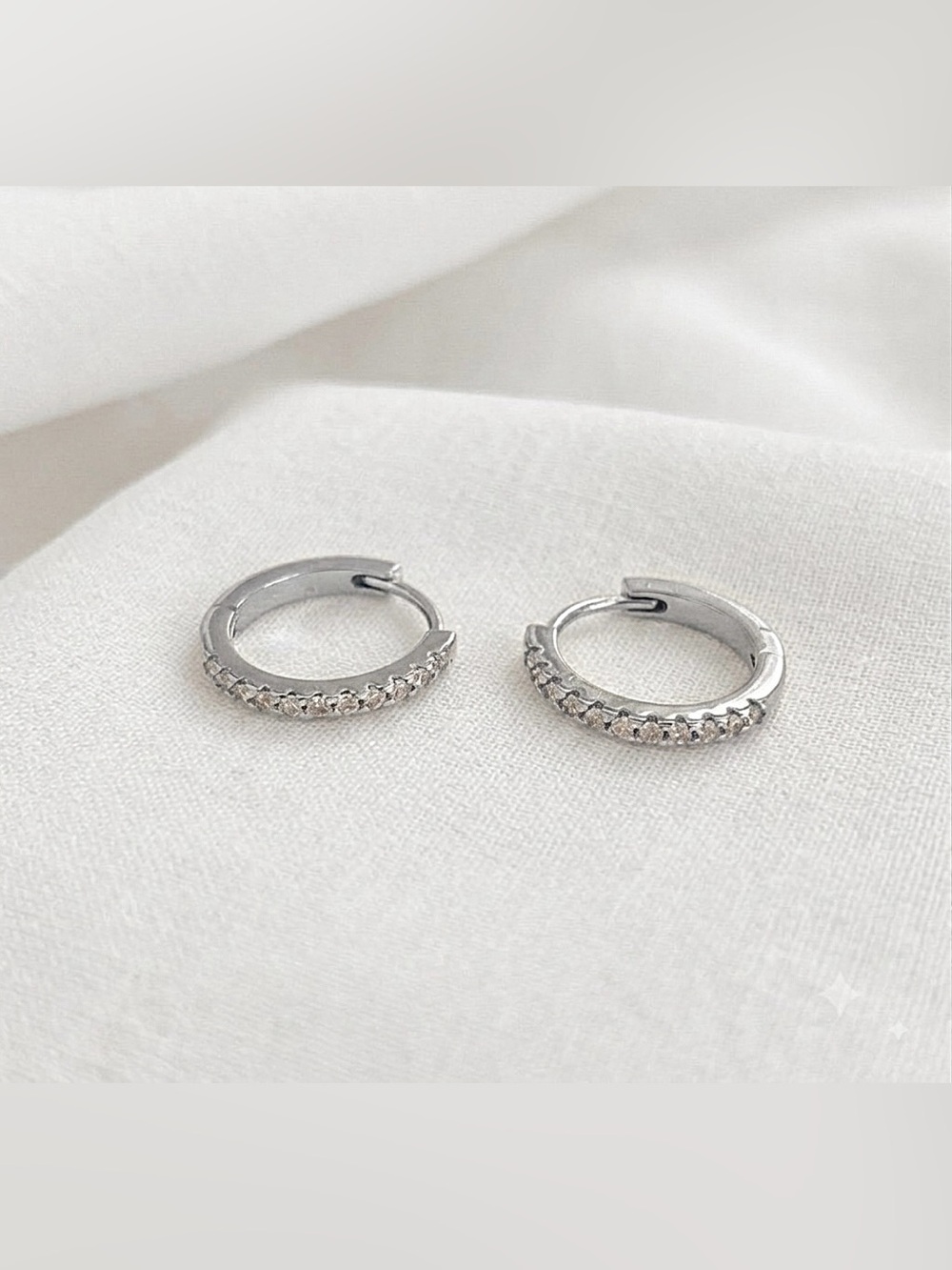 Silver plated women’s 12mm hoop Huggie cubic zirconia earrings hypoallergenic - Picture 5 of 6
